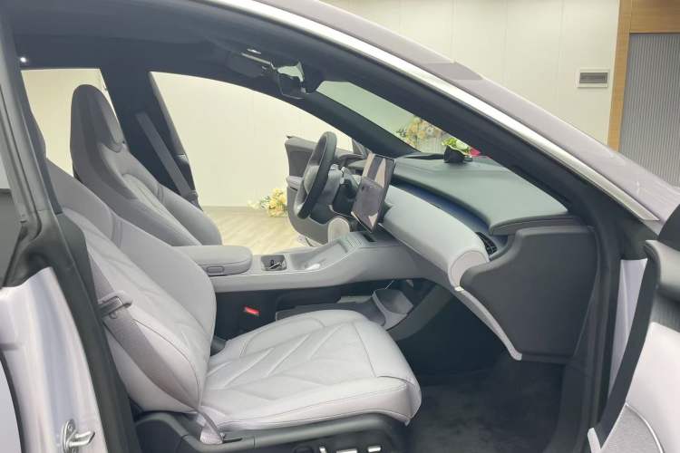 Used Nio ET5T 2025 75 kWh Touring Right Front Seat