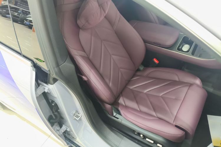 Used Nio ET5T 2025 Model Remote Sky Limited Edition 100kWh Touring Right Front Seat