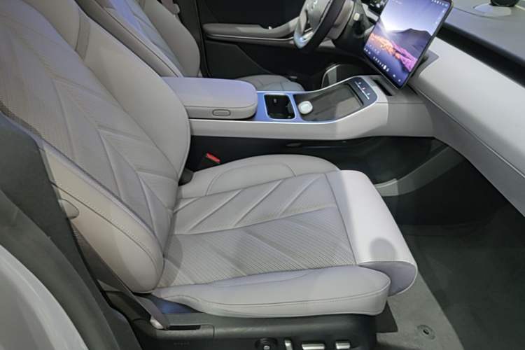 Used Nio ET5T 2025 75 kWh Touring Right Front Seat