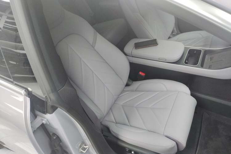 Used Nio ET5T 2025 75 kWh Touring Right Front Seat