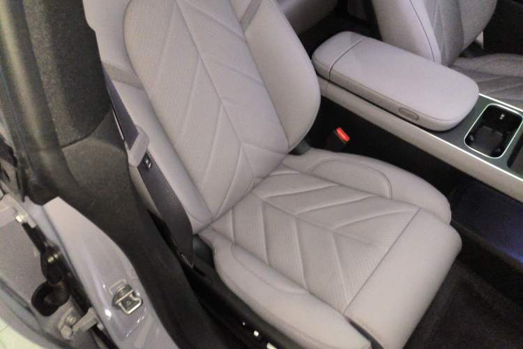 Used Nio ET5T 2025 75 kWh Touring Right Front Seat