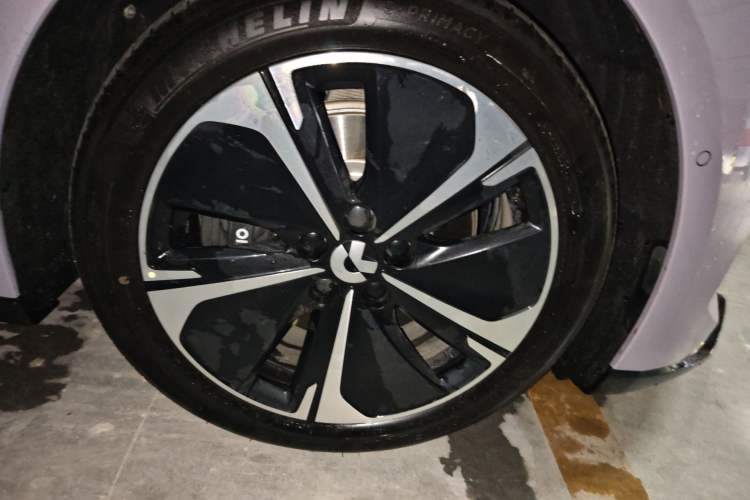 Used Nio ET5T 2025 100kWh Touring Right Front Wheel Hub