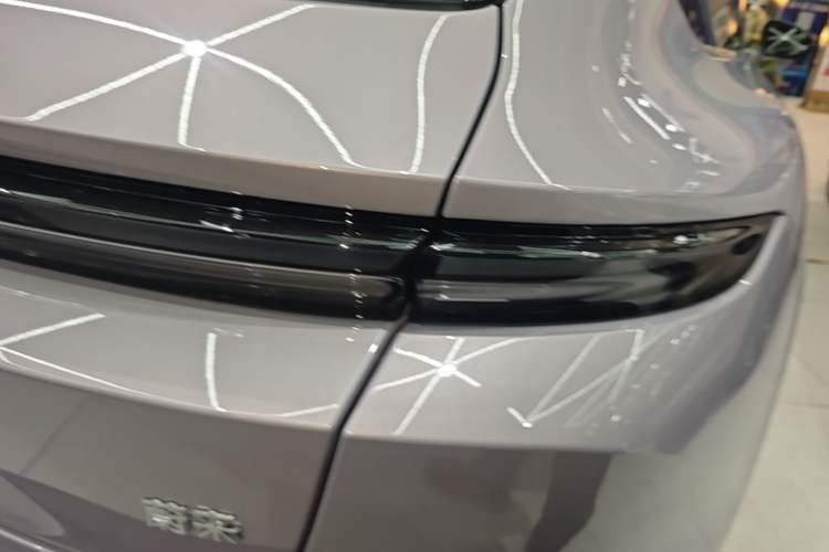 Used Nio ET5T 2025 75 kWh Touring Right Rear Taillight