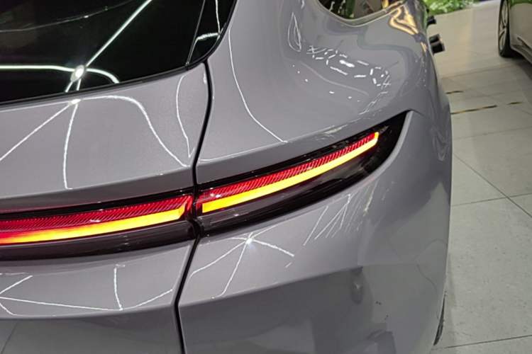 Used Nio ET5T 2025 75 kWh Touring Right Rear Taillight