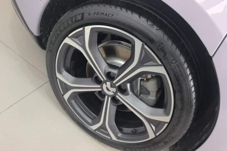 Used Nio ET5T 2025 75 kWh Touring Right Rear Wheel Hub