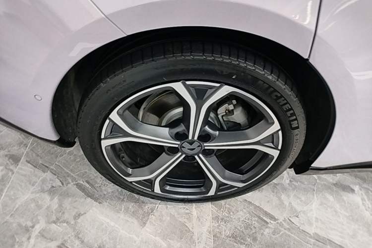Used Nio ET5T 2025 75 kWh Touring Right Rear Wheel Hub