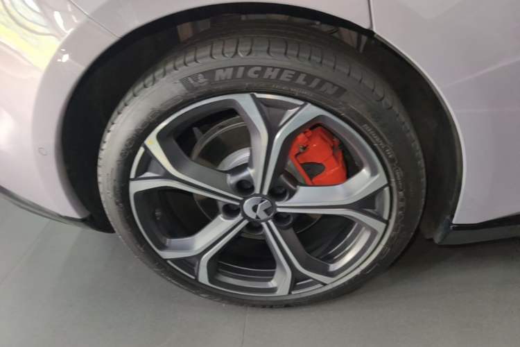 Used Nio ET5T 2025 75 kWh Touring Right Rear Wheel Hub
