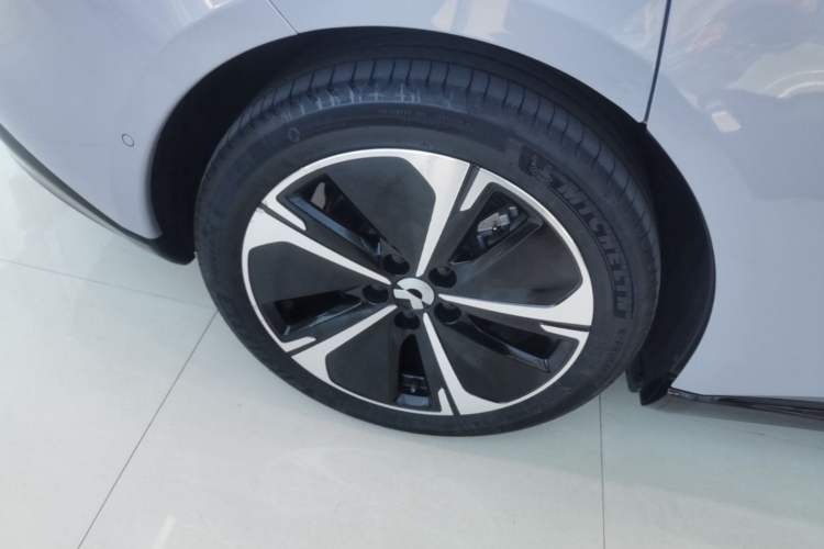 Used Nio ET5T 2025 75 kWh Touring Right Rear Wheel Hub