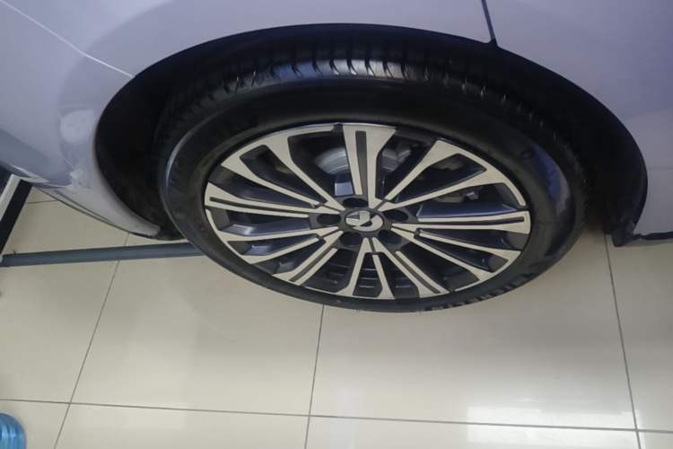 Used Nio ET5T 2025 100kWh Touring Right Rear Wheel Hub
