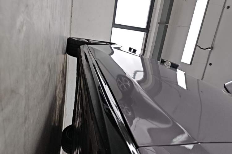 Used Nio ET5T 2025 75 kWh Touring Right Side Sill