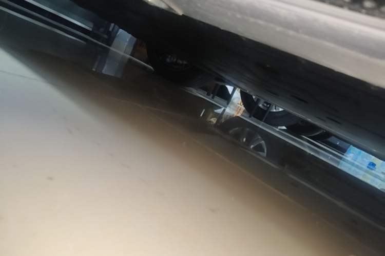 Used Nio ET5T 2025 100kWh Touring Right Side Sill