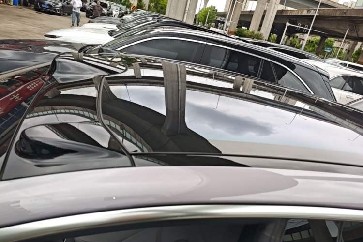 Used Nio ET5T 2025 75 kWh Touring Roof