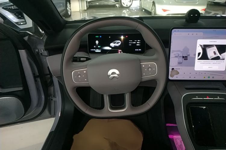 Used Nio ET5T 2025 75 kWh Touring Steering Wheel