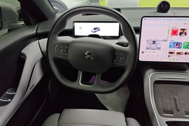 Used Nio ET5T 2025 75 kWh Touring Steering Wheel