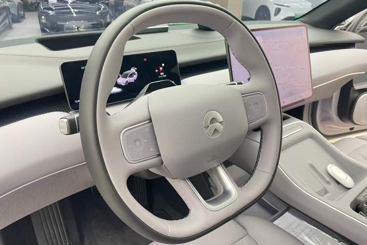 Used Nio ET5T 2025 75 kWh Touring Steering Wheel