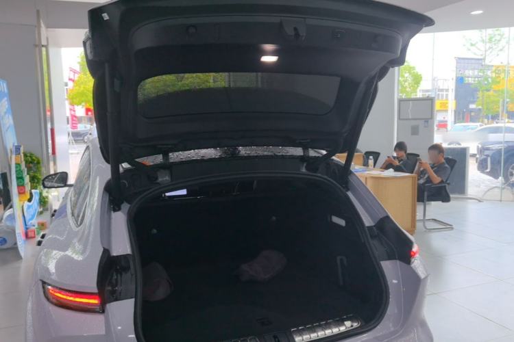 Used Nio ET5T 2025 Model Remote Sky Limited Edition 100kWh Touring Trunk