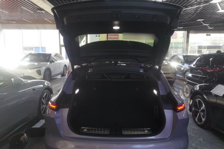 Used Nio ET5T 2025 75 kWh Touring Trunk