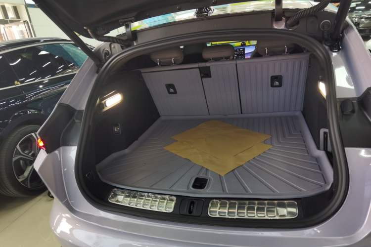 Used Nio ET5T 2025 75 kWh Touring Trunk