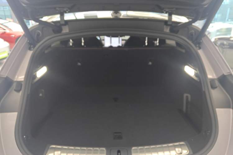 Used Nio ET5T 2025 75 kWh Touring Trunk