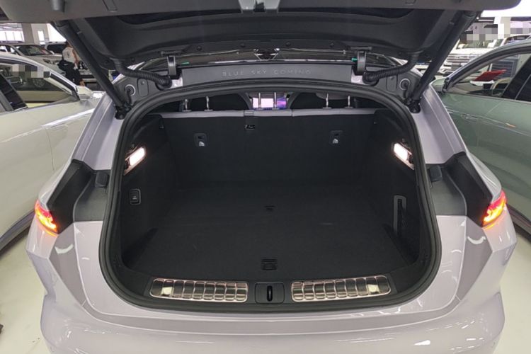 Used Nio ET5T 2025 75 kWh Touring Trunk