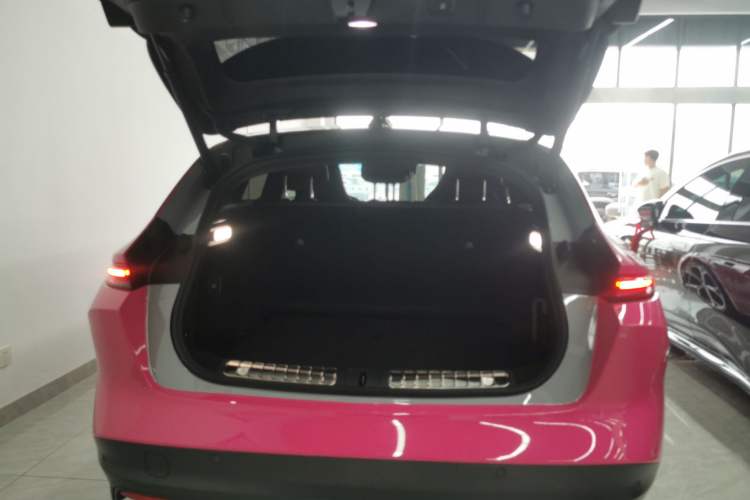 Used Nio ET5T 2025 75 kWh Touring Trunk