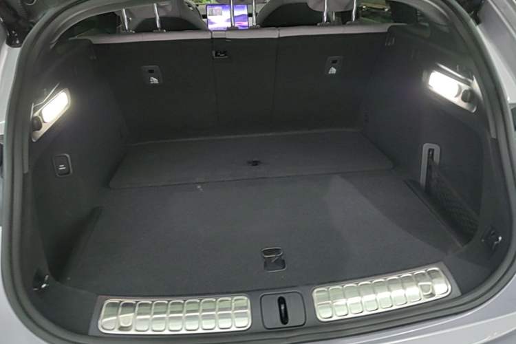 Used Nio ET5T 2025 75 kWh Touring Trunk