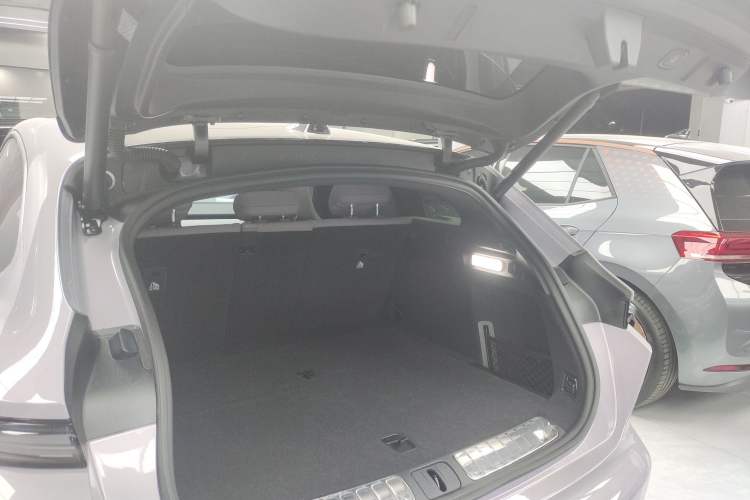 Used Nio ET5T 2025 75 kWh Touring Trunk