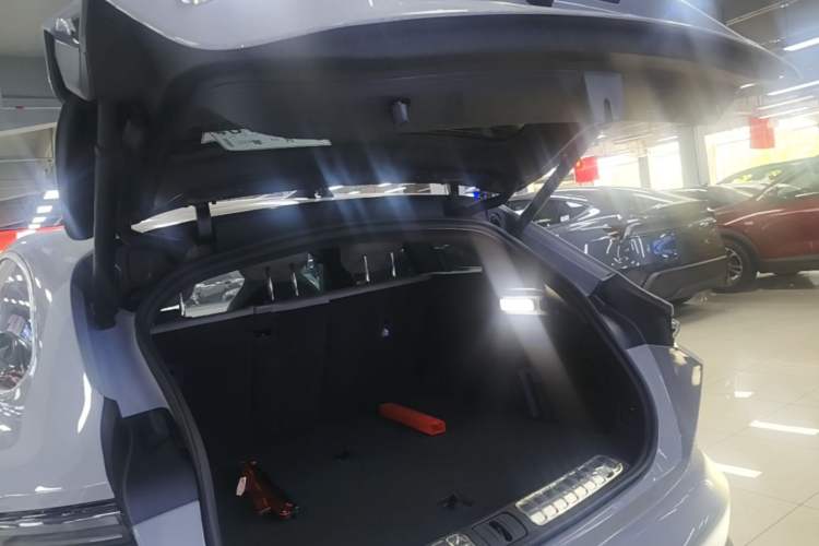 Used Nio ET5T 2025 100kWh Touring Trunk