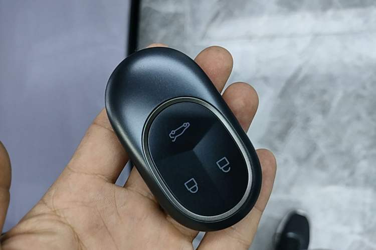 Used Nio ET5T 2025 75 kWh Touring Vehicle Key