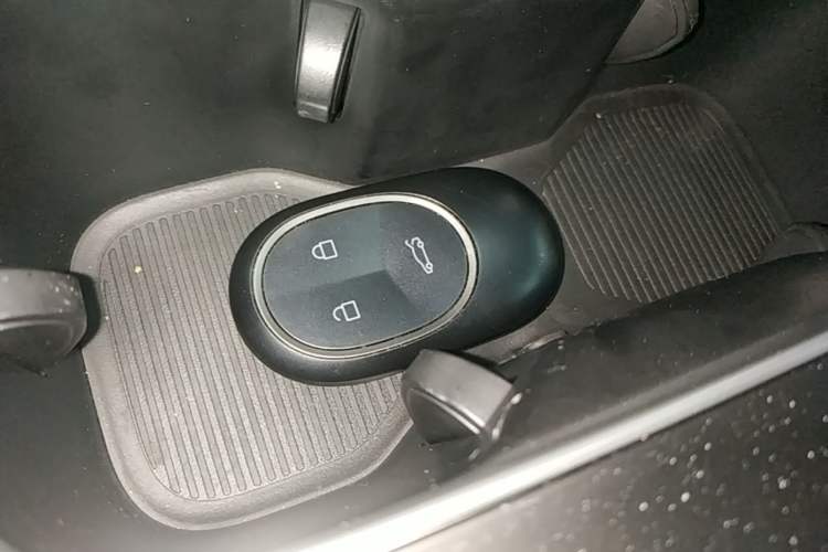Used Nio ET5T 2025 75 kWh Touring Vehicle Key