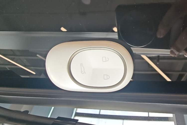 Used Nio ET5T 2025 75 kWh Touring Vehicle Key