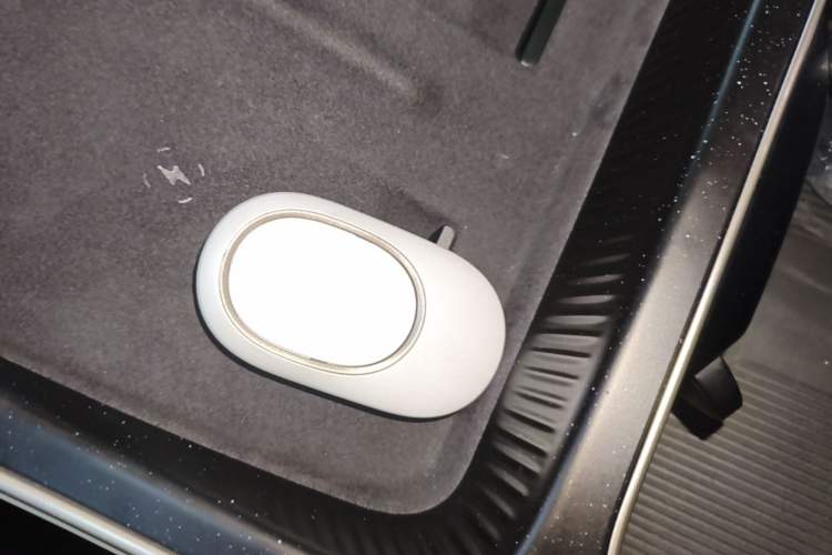 Used Nio ET5T 2025 75 kWh Touring Vehicle Key