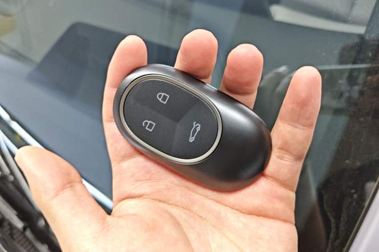 Used Nio ET5T 2025 75 kWh Touring Vehicle Key