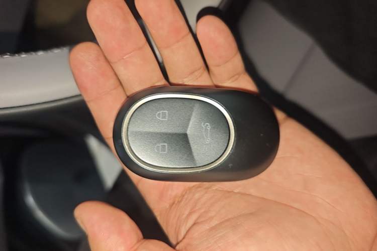 Used Nio ET5T 2025 75 kWh Touring Vehicle Key