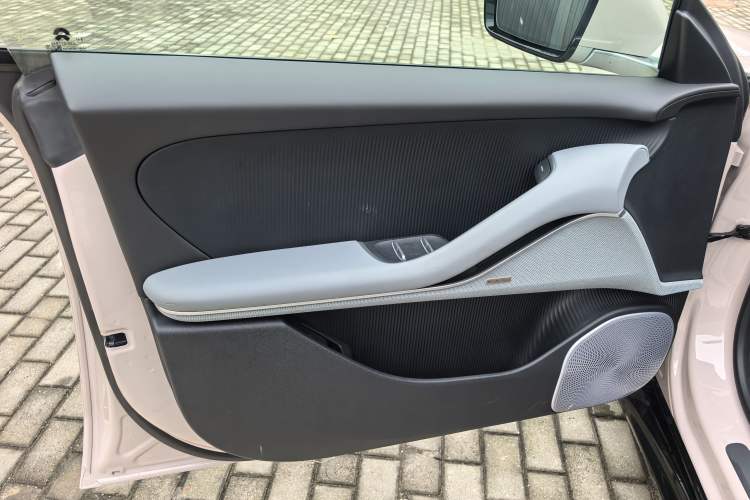 Used Nio ET5T 2025 75 kWh Touring Audio And AC Panel