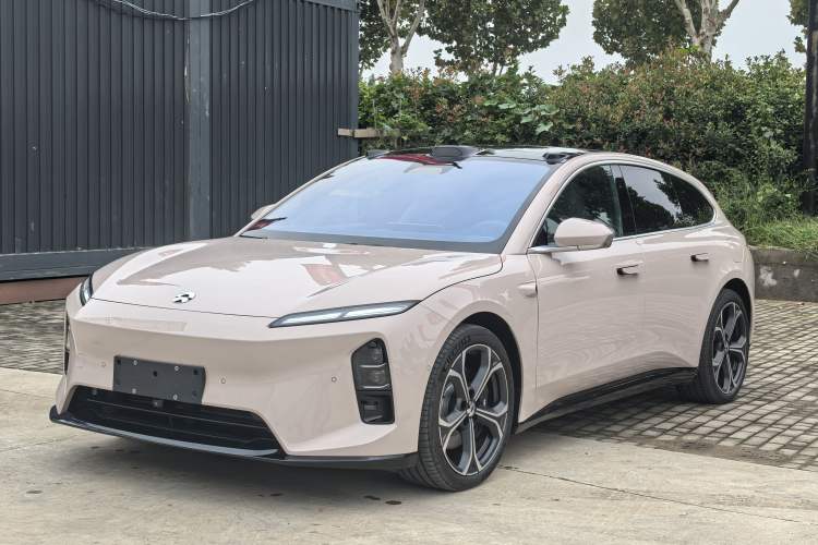 Used Nio ET5T 2025 75 kWh Touring Exterior 1
