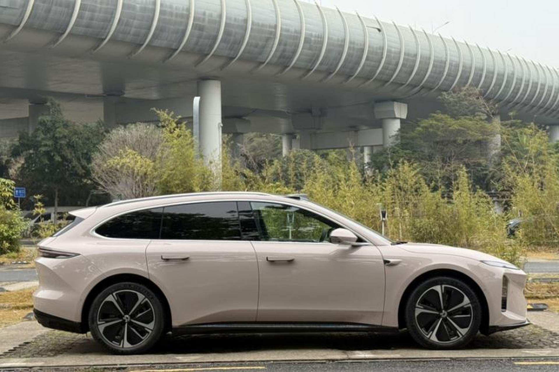 Used Nio ET5T 2025 100kWh Touring Exterior 7