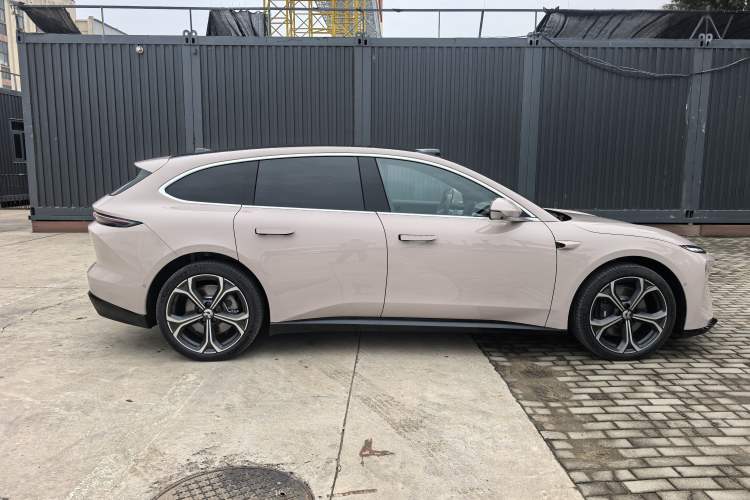 Used Nio ET5T 2025 75 kWh Touring Exterior 7