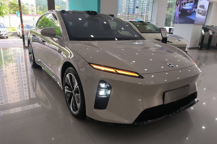 Used Nio ET5T 2025 75 kWh Touring Front Right 45 Deg