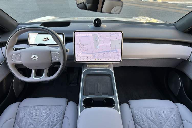 Used Nio ET5T 2025 75 kWh Touring Interior 2