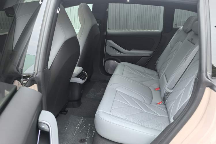 Used Nio ET5T 2025 75 kWh Touring Interior 4