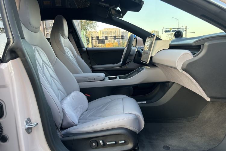 Used Nio ET5T 2025 75 kWh Touring Interior 6