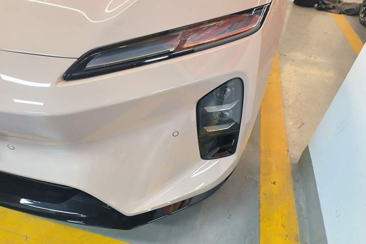 Used Nio ET5T 2025 75 kWh Touring Left Front Headlight