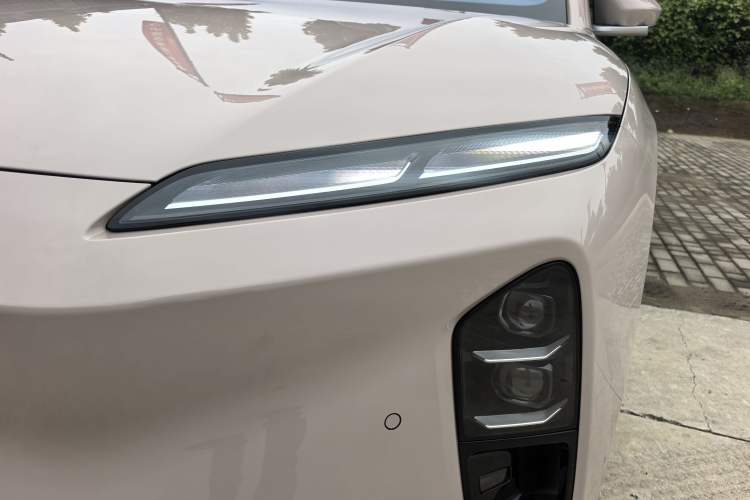 Used Nio ET5T 2025 75 kWh Touring Left Front Headlight