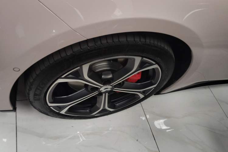 Used Nio ET5T 2025 75 kWh Touring Left Front Wheel Hub
