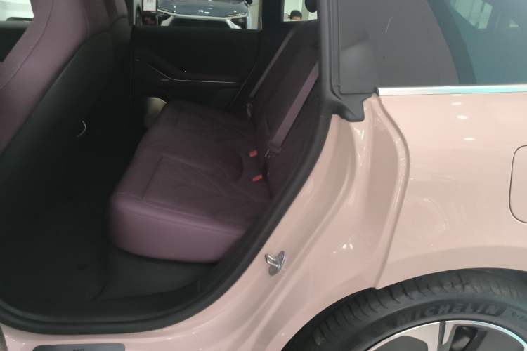 Used Nio ET5T 2025 75 kWh Touring Left Rear Seat
