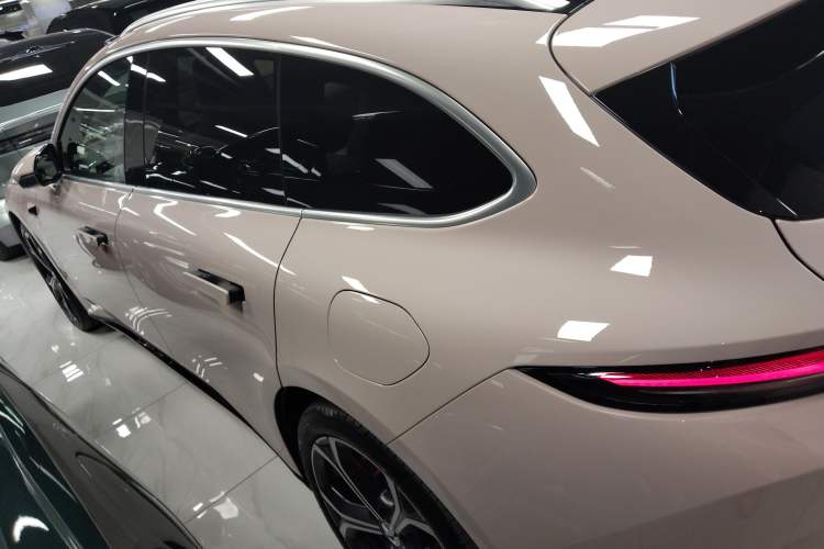 Used Nio ET5T 2025 75 kWh Touring Left Side