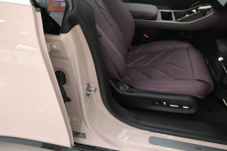 Used Nio ET5T 2025 75 kWh Touring Right Front Seat