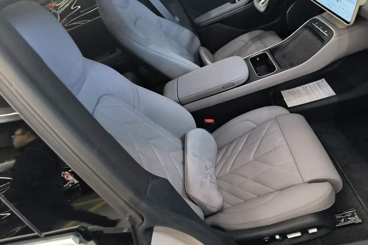 Used Nio ET5T 2025 75 kWh Touring Right Front Seat