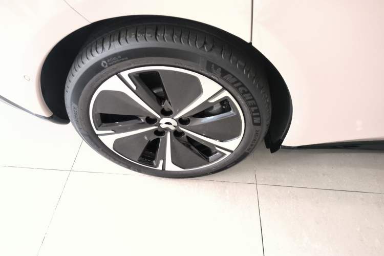 Used Nio ET5T 2025 75 kWh Touring Right Rear Wheel Hub